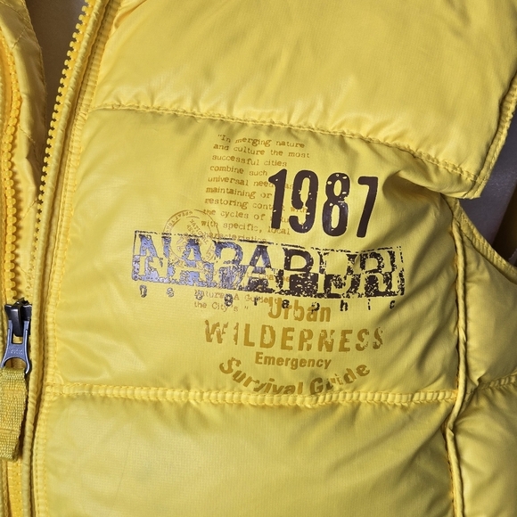 Urban Outfitters Napapijri Akke Butter Yellow Kids Quilted Puffer Duck Down Vest - Picture 13 of 15